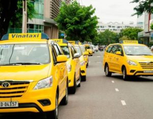 Vinataxi tìm “kế” nào cạnh tranh với Uber và Grab?